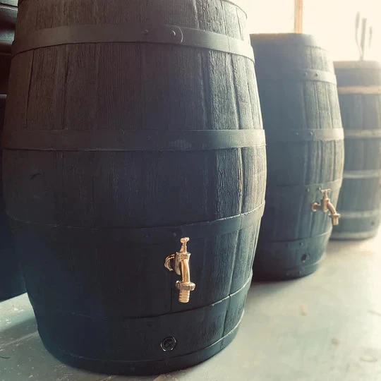 Prestige Barrico Zwart 250L Eiken Look (incl. Messing Kraantje) 3 Prestige Barrico Zwart 250L Eiken Look (incl. Messing Kraantje)